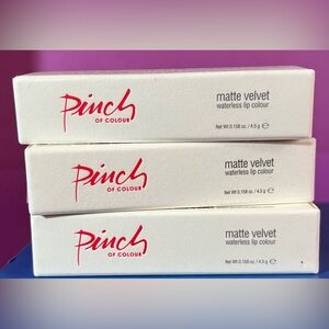 Pinch of color  Matte Velvet Lipstick - Classic Red💋💋